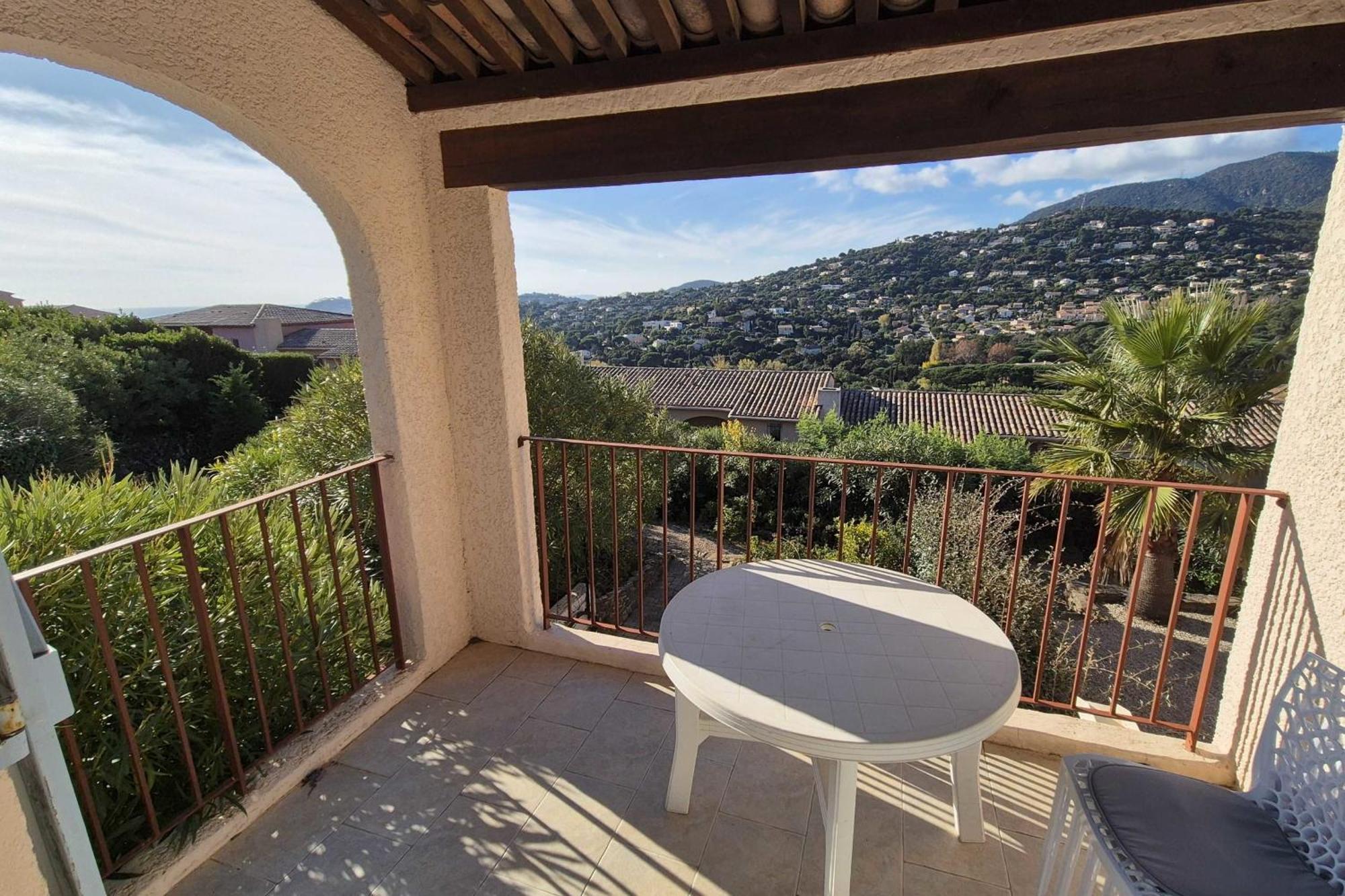 Apartment Beautiful With Balcony In Cavalaire-sur-Mer